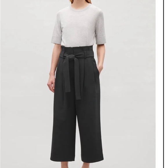 COS Pants - COS relaxing fit High-Waisted wide-Leg  cropped women’s trouser size L